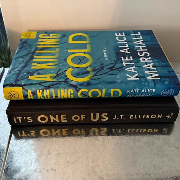 book bundle! 📚 - Picture 2 of 2